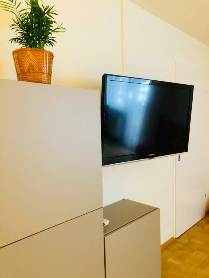 Family Apartment Alpine Living 2-4 Persons ราดชตัดท์ ภายนอก รูปภาพ